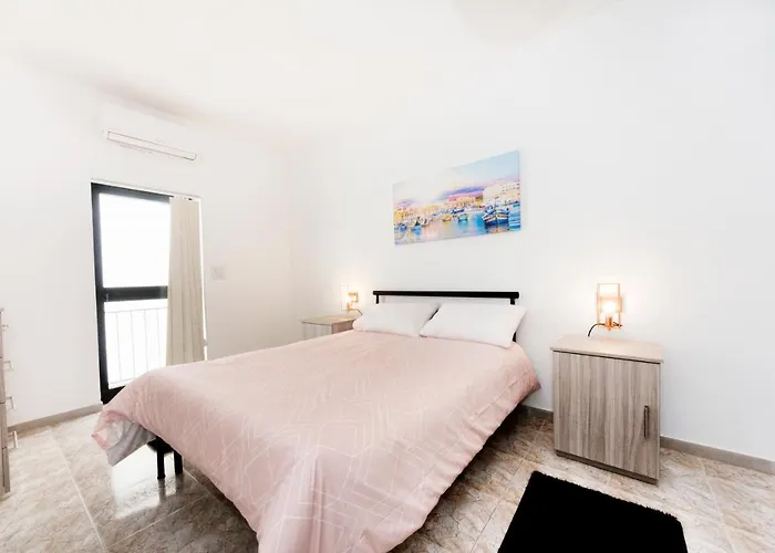 Central 3 Bedroom Entire Apartment Msida